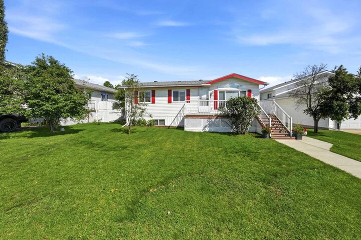 4591 Eastview Crescent — photo 1