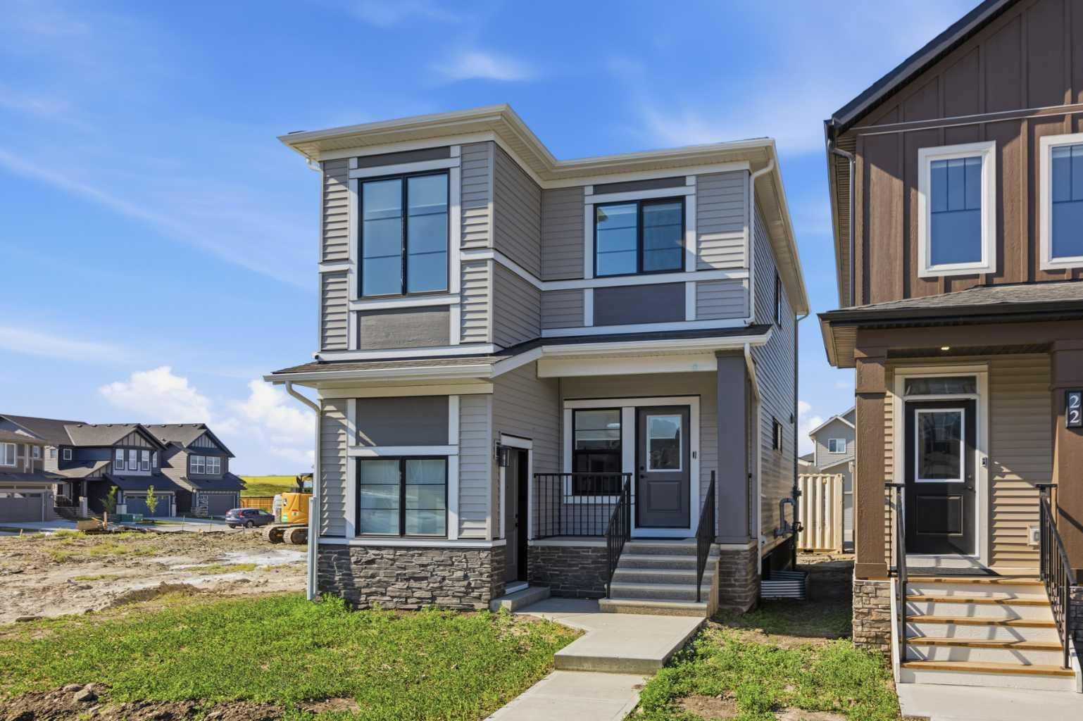 Property Photo: 18 Chinook Winds Court SW AB T4B 5X6