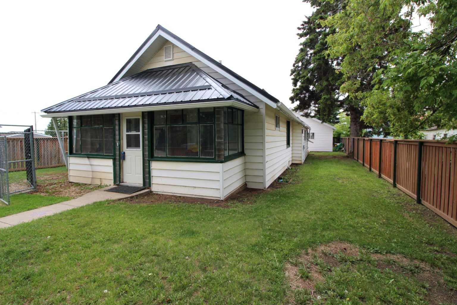 Property Photo:  4915 52 Avenue  AB T0M 0X0 