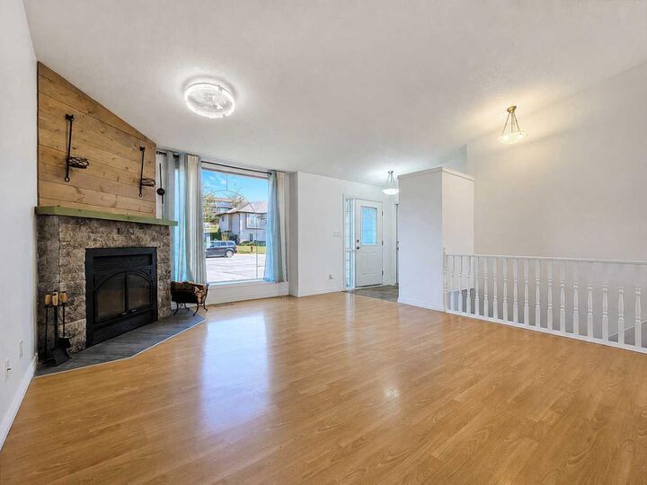 Property Photo: 10913 Grande Avenue AB T0E 0Y0