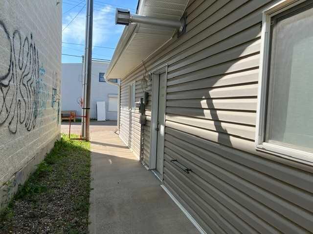 Property Photo:  5008A 49 Street  AB T0C 2L0 