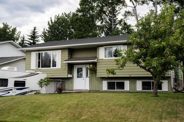 402 Mountain Street — photo 1