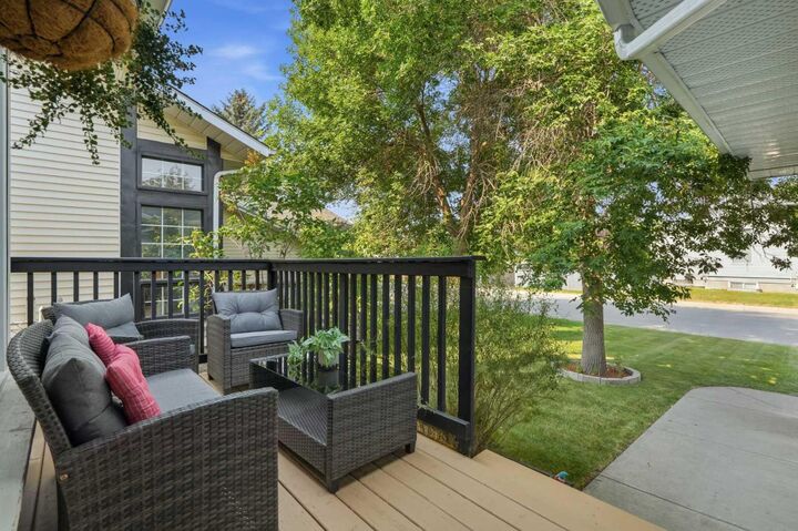 Property Photo: 161 Douglasbank Way SE AB T2Z 1V7