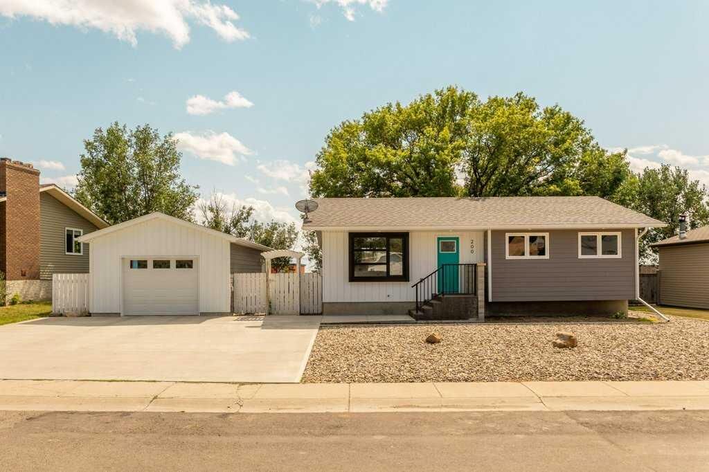 Property Photo: 206 Rubie Crescent AB T0L 1S0