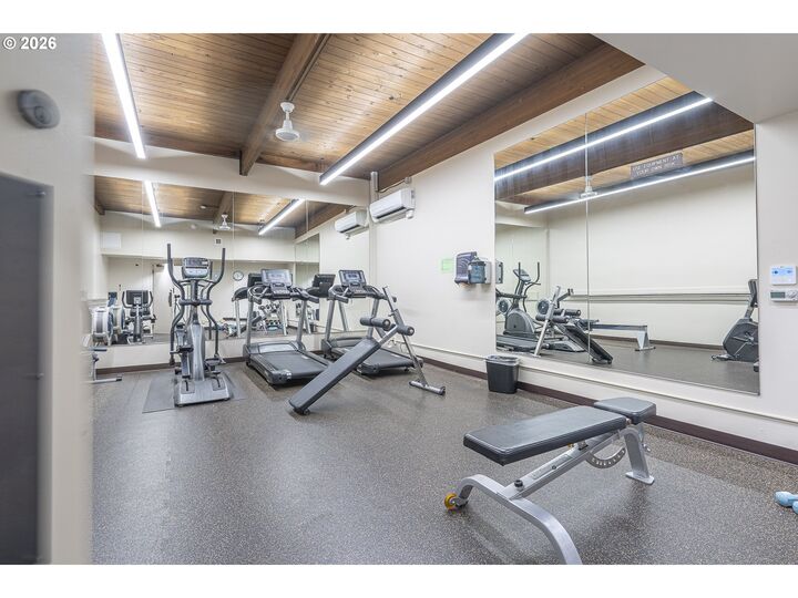 Property Photo:  2211 SW 1st Ave 1503  OR 97201 