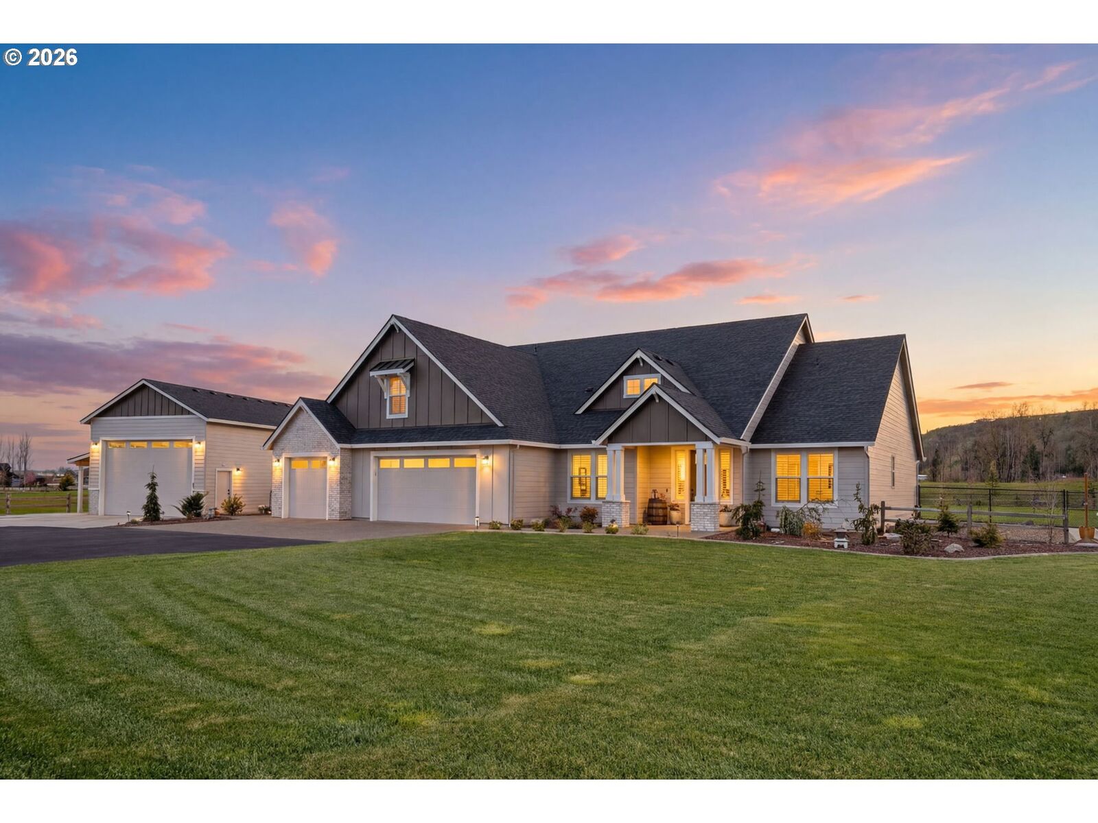 Property Photo: 136 Klazina Ct WA 98674