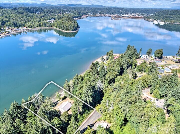 Property Photo:  411 E Orchard Lane  WA 98584 