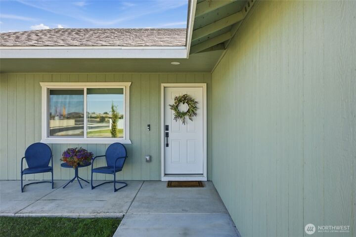 Property Photo: 1305 W Polo Ridge Drive WA 98837