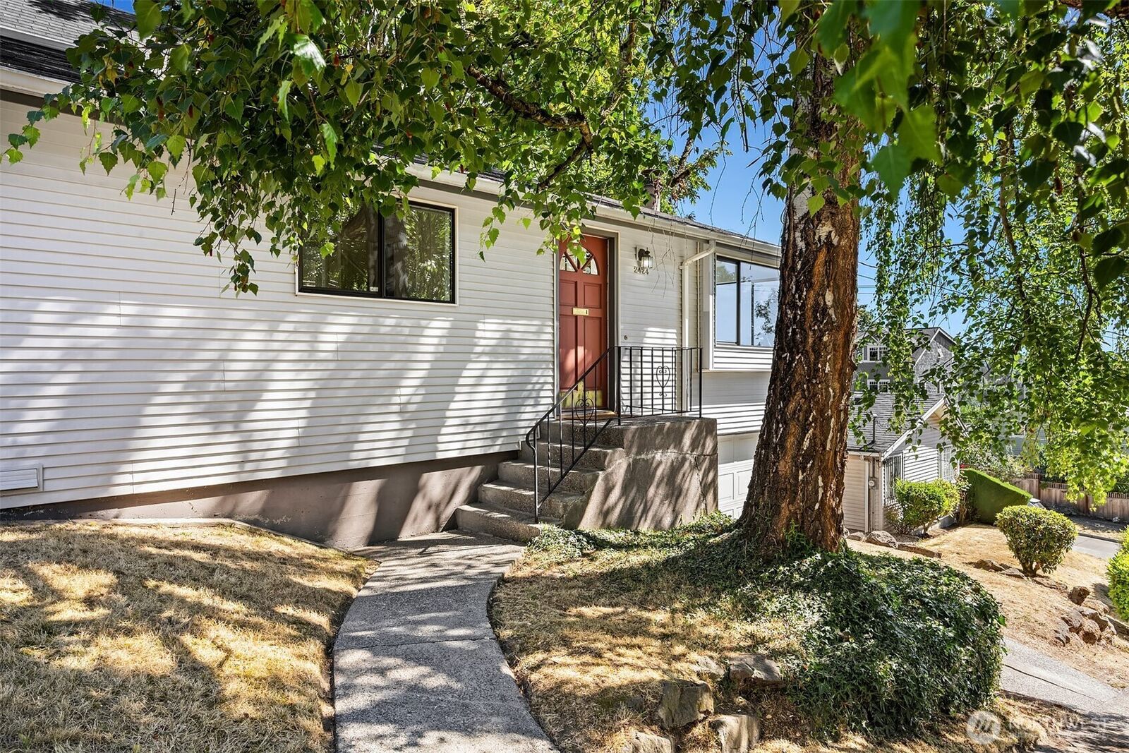 Property Photo: 2424 E Mercer Street WA 98112