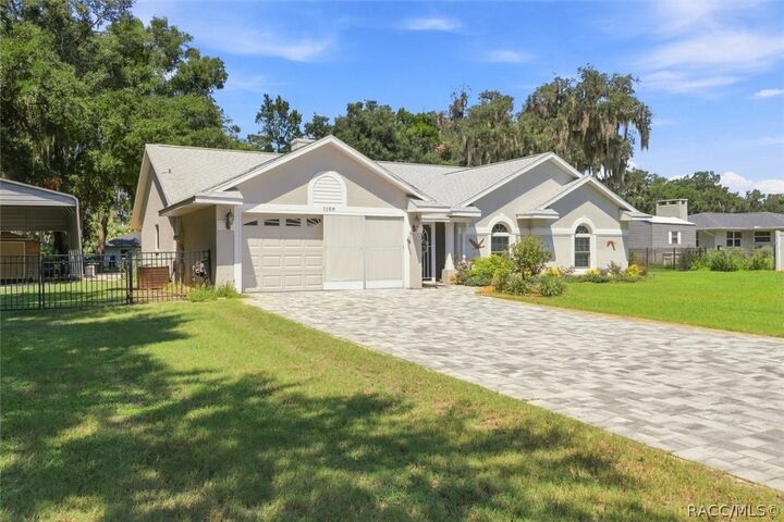 Property Photo:  1109 S Chateau Point  FL 34450 