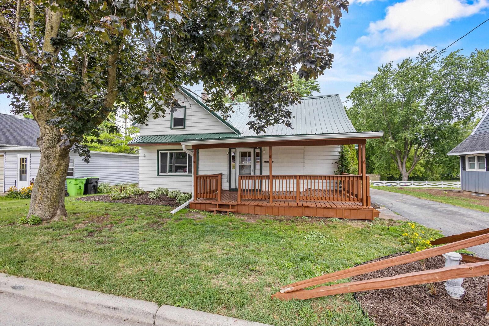 Property Photo: 872 Utica Street WI 53014
