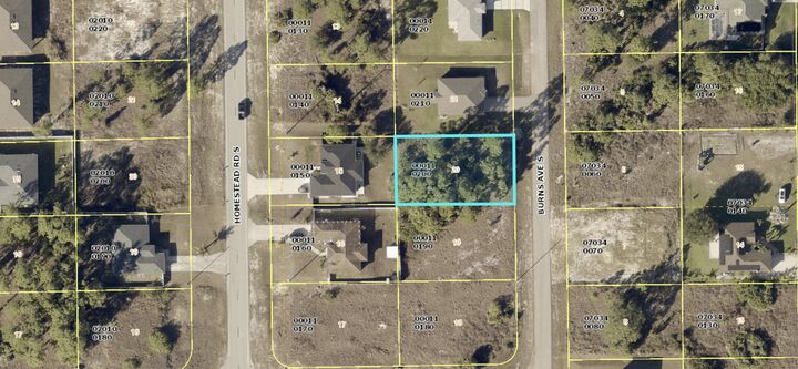 Property Photo:  736 Burns Avenue S  FL 33974 