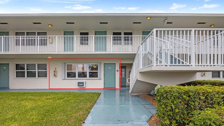 Property Photo:  200 Horizons W 106  FL 33435 