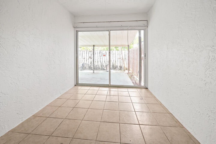 Property Photo:  5078 Ambler Lane  FL 33463 