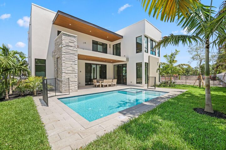 Property Photo:  16733 Mosaic Place  FL 33446 