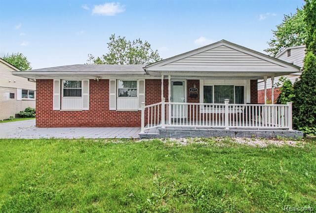Property Photo:  2177 Alexander Drive  MI 48083 