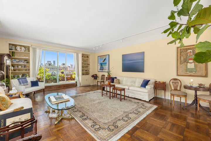 Property Photo:  139 E 63rd Street Pha  NY 10065 