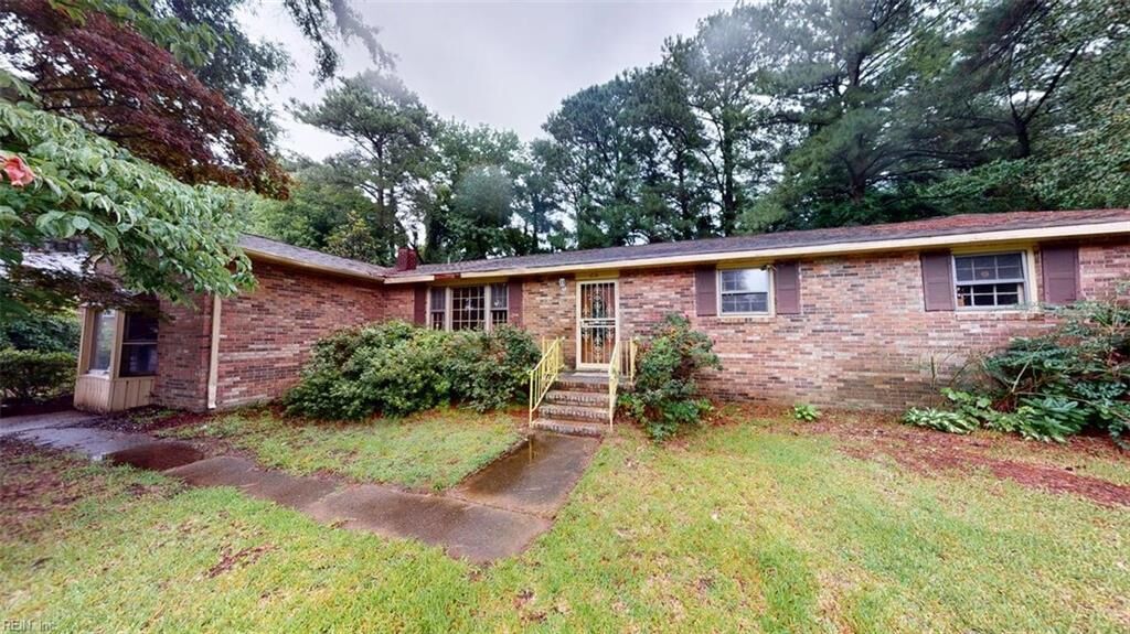 Property Photo: 3711 Magnolia Dr VA 23703