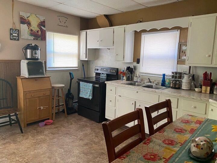 Property Photo:  2010 Grand Blvd  IN 47374 