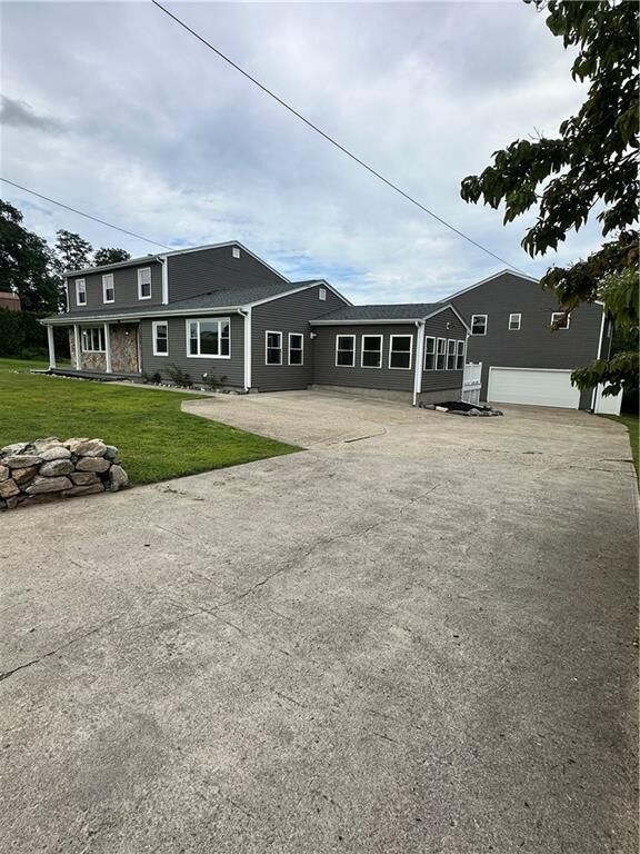 Property Photo:  36 Kinnicutt Avenue  RI 02885 