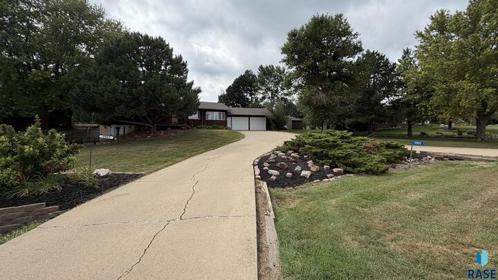 Property Photo:  3905 N Longview Ave  SD 57107-0000 
