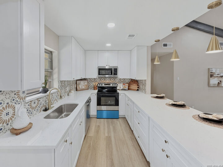 Property Photo:  8615 Norwich Drive  TX 78217 