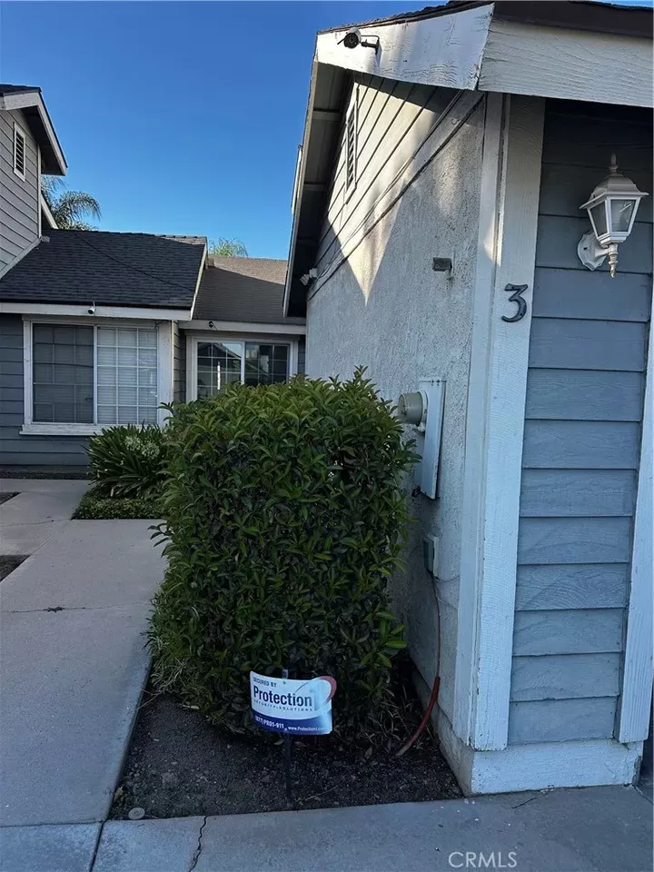 Property Photo:  1173 S Cactus Avenue 3  CA 92376 