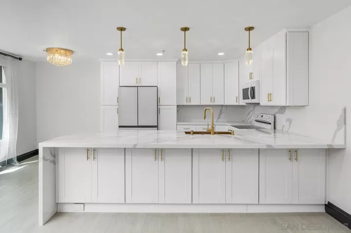 Property Photo:  602 W Fir St 201  CA 92101 