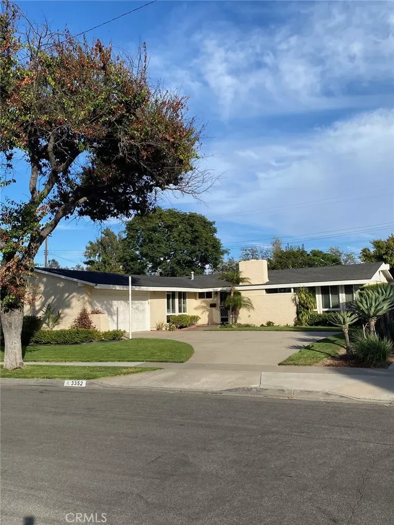Property Photo:  3352 Rowena  CA 90720 