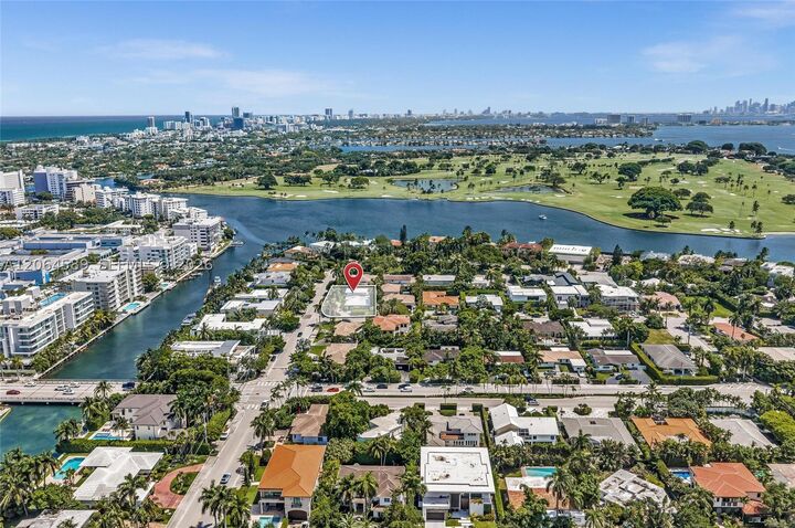 Property Photo: 9450 E Broadview Dr FL 33154