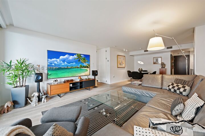 Property Photo:  2901 S Bayshore Dr 8E  FL 33133 