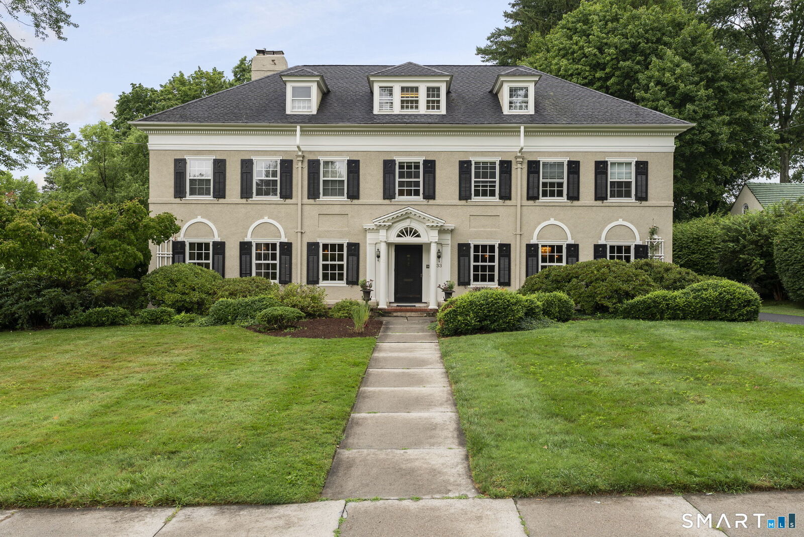 Property Photo:  33 Sycamore Road  CT 06117 