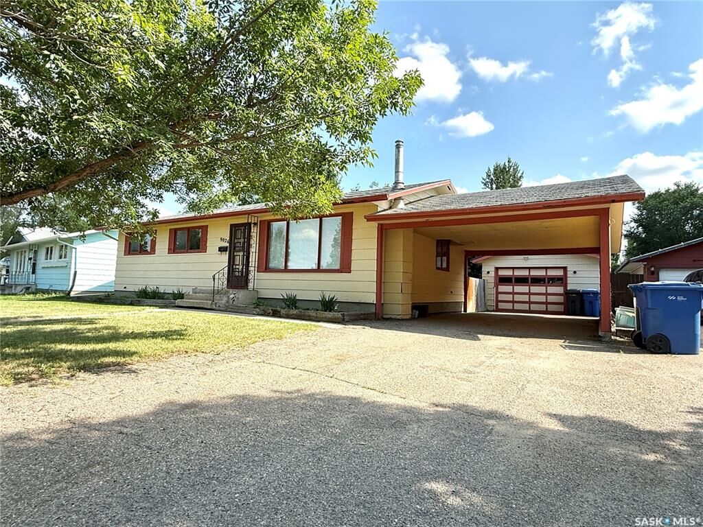 Property Photo:  9026 Mitchell Avenue  SK S9A 3J7 