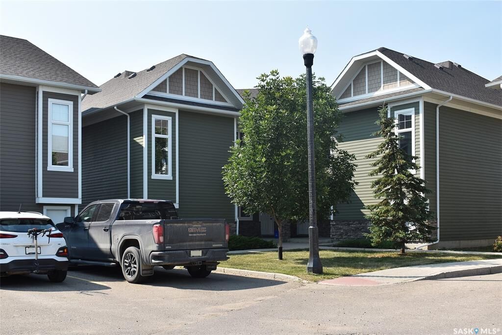 Property Photo:  4167 Green Apple Drive E  SK S4V 1S1 