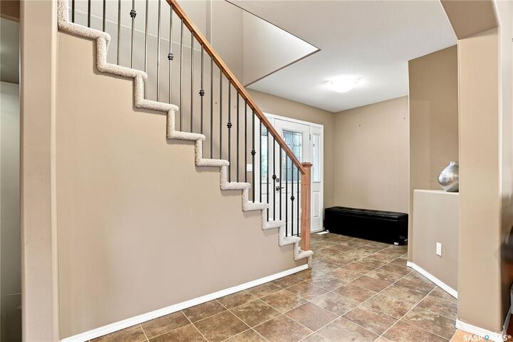 Property Photo: 110 Stepney Crescent SK S7T 0A5
