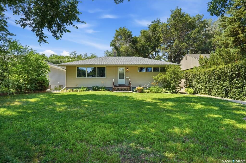 Property Photo:  2816 Queen Street  SK S4S 2E4 