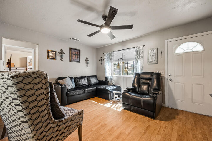 Property Photo:  1839 Estes Avenue  CA 93212 