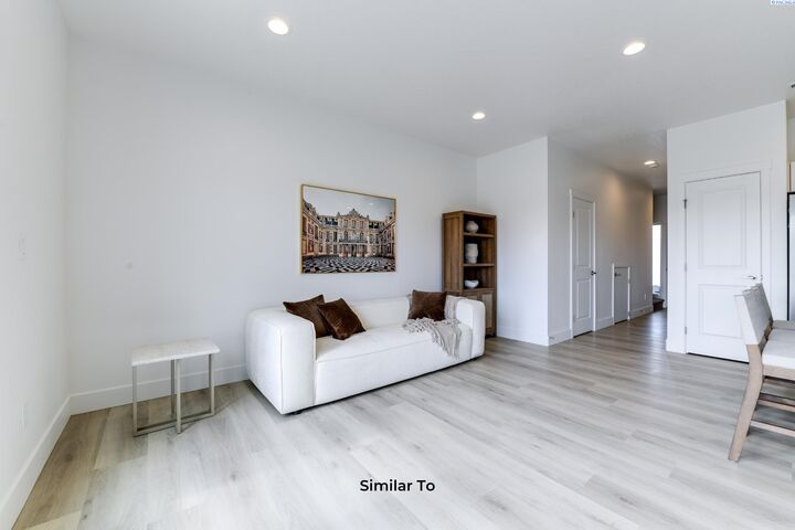 Property Photo:  311 Kraus Ct  WA 99353 