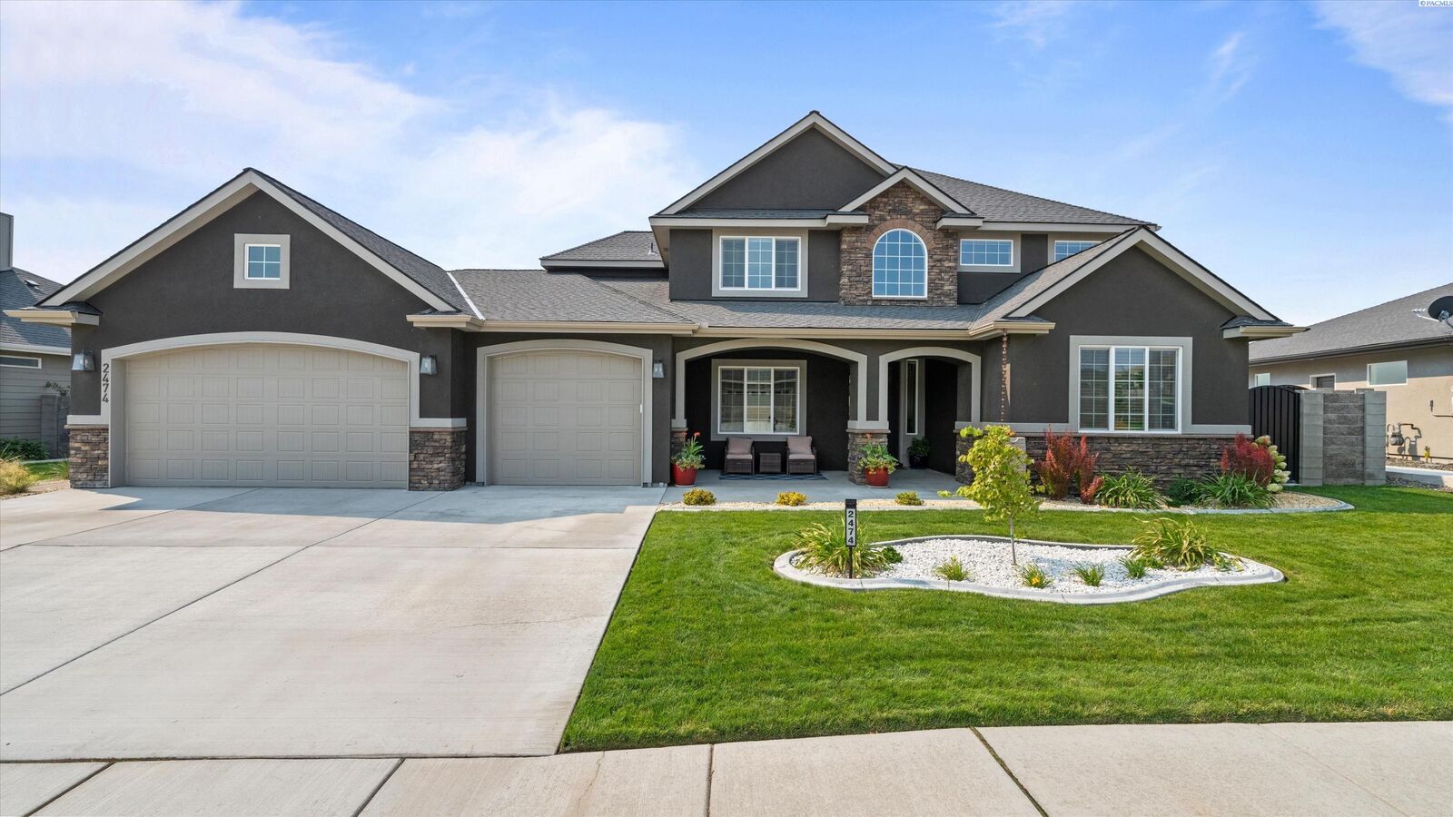 Property Photo: 2474 Maggio Loop WA 99352