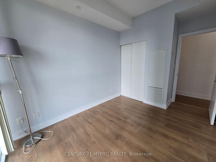 Property Photo:  150 Fairview Mall Drive 802  ON M2J 0E7 