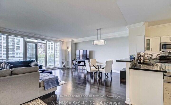 Property Photo: 2119 Lakeshore Boulevard W 607 ON M8V 4E8