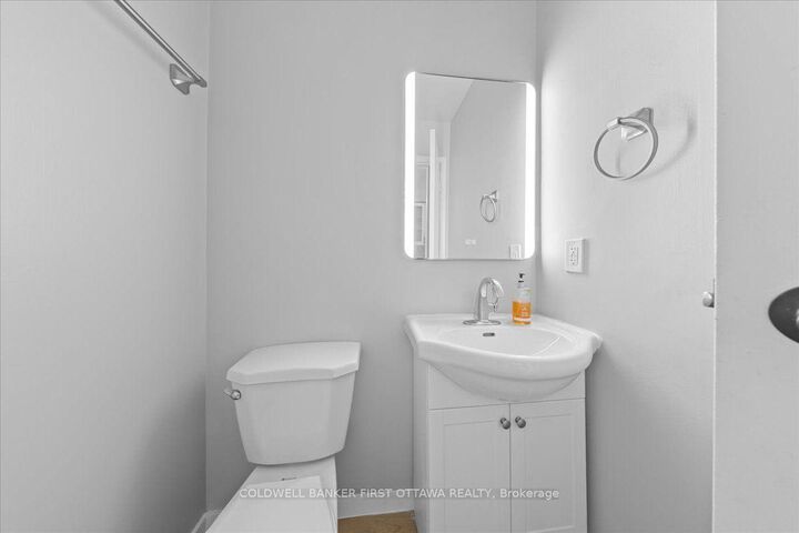 Property Photo: 2701 Pimlico Crescent ON K1T 2A7