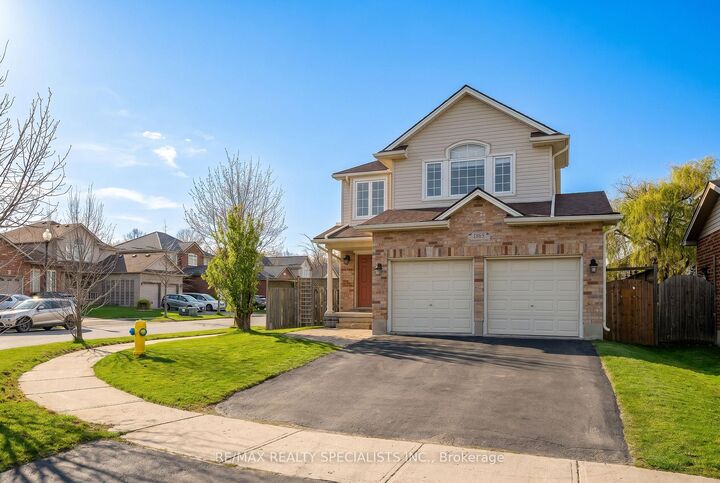 Property Photo:  1865 Bayswater Crescent  ON N6G 5N1 