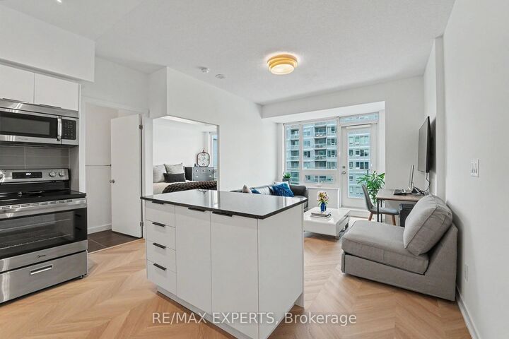 55 East Liberty Street 1001 — photo 1