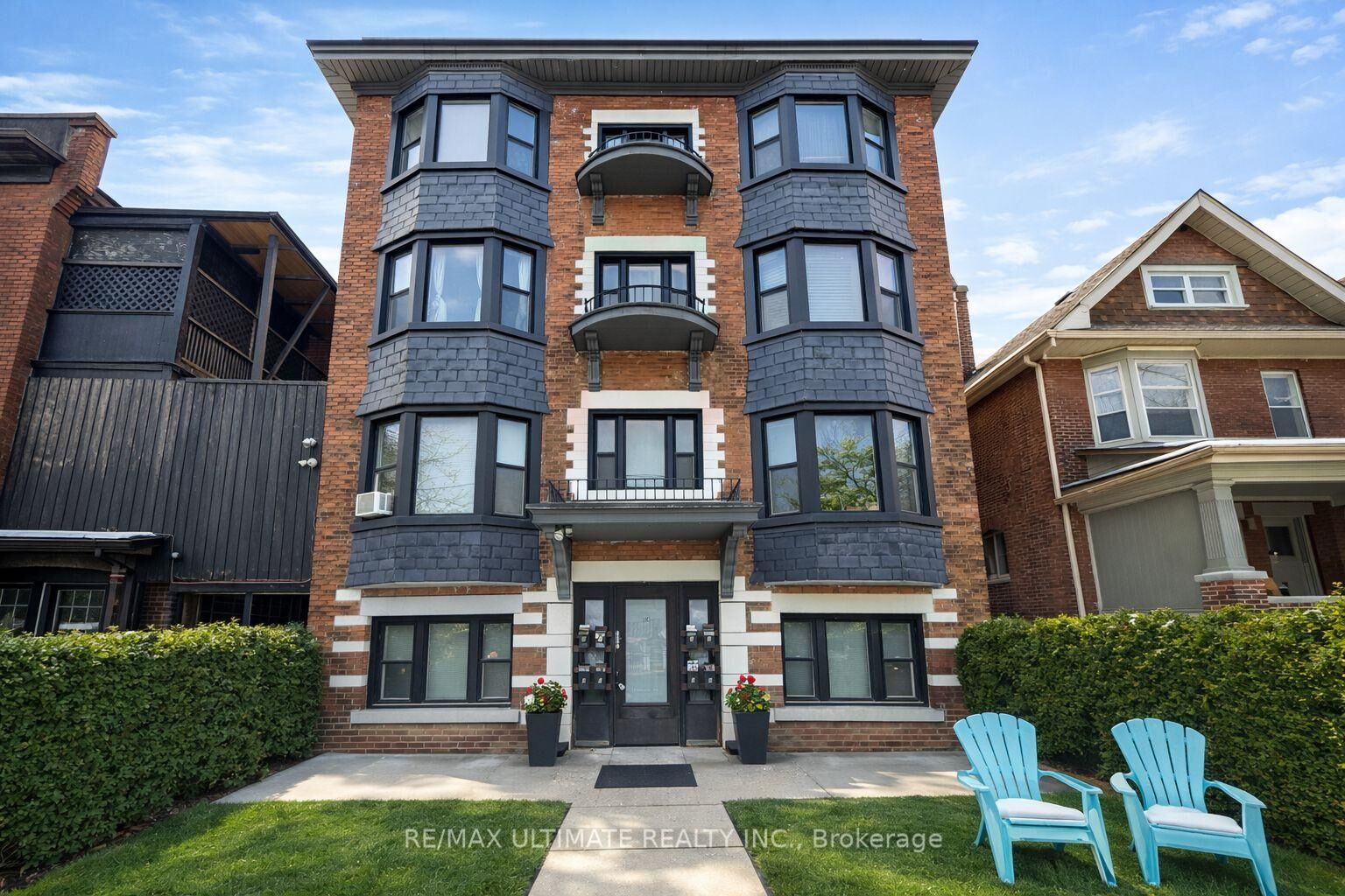 Property Photo: 310 Brunswick Avenue 5 ON M5R 2Y9