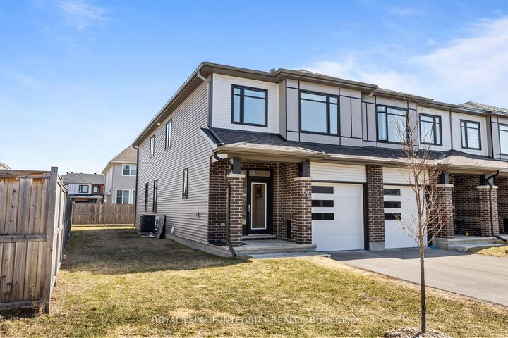Property Photo: 133 Angelonia Crescent ON K1T 0Y5