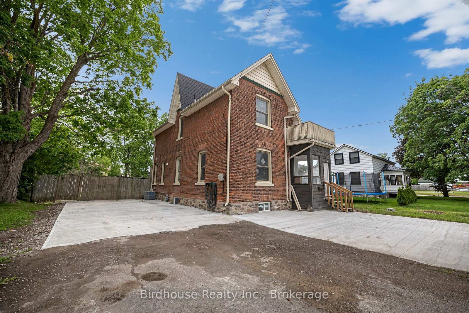 Property Photo:  108 Lindsay Street S  ON K9V 2M6 