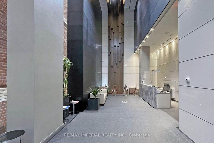 Property Photo:  15 Grenville Street 2803  ON M4Y 0B9 
