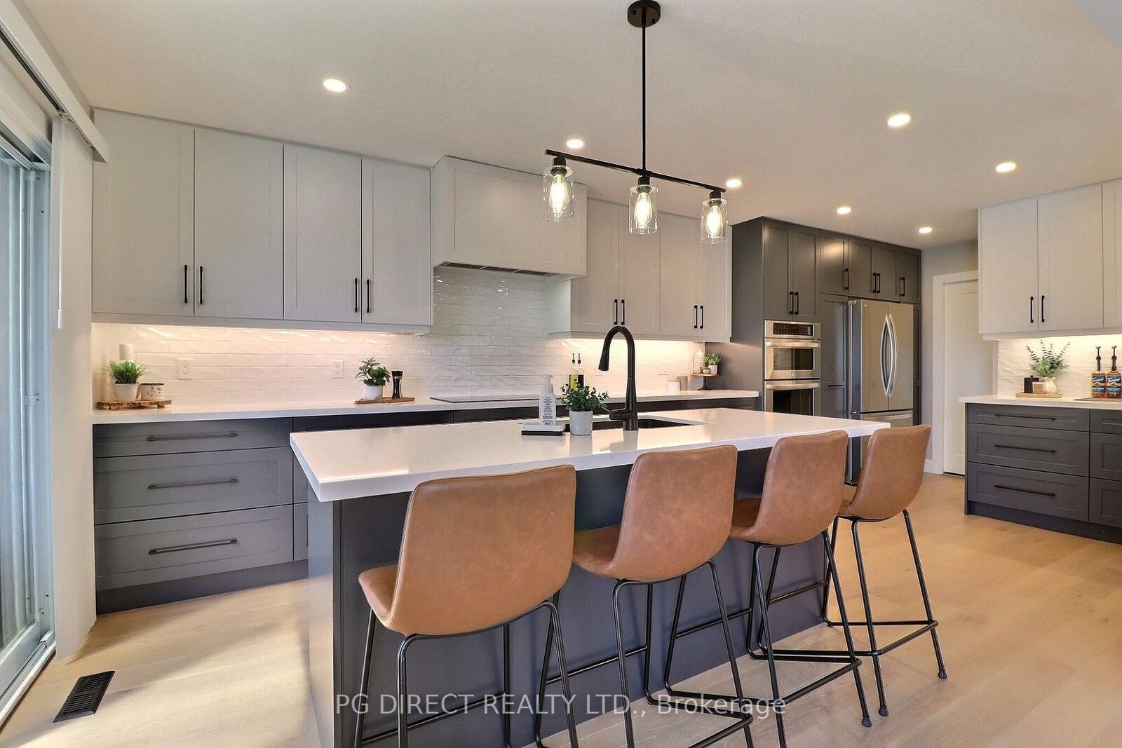 Property Photo: 2895 Petty Road ON N6L 0A7