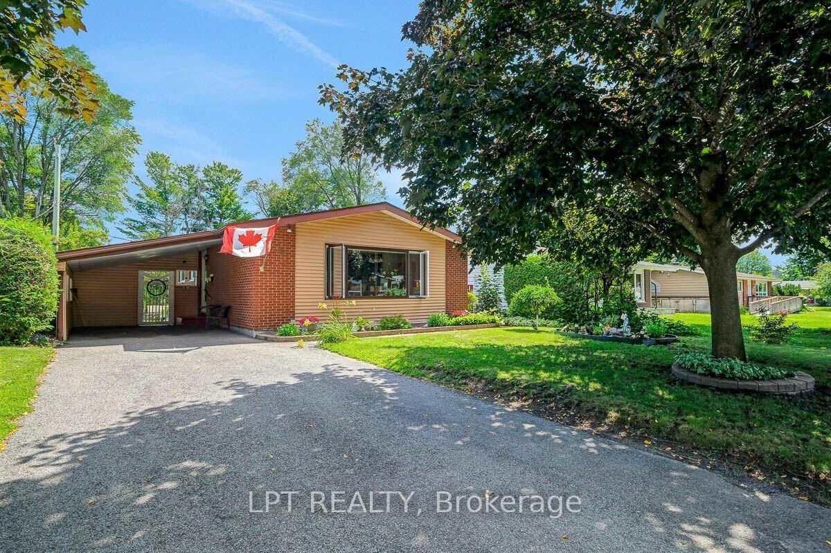 Property Photo:  